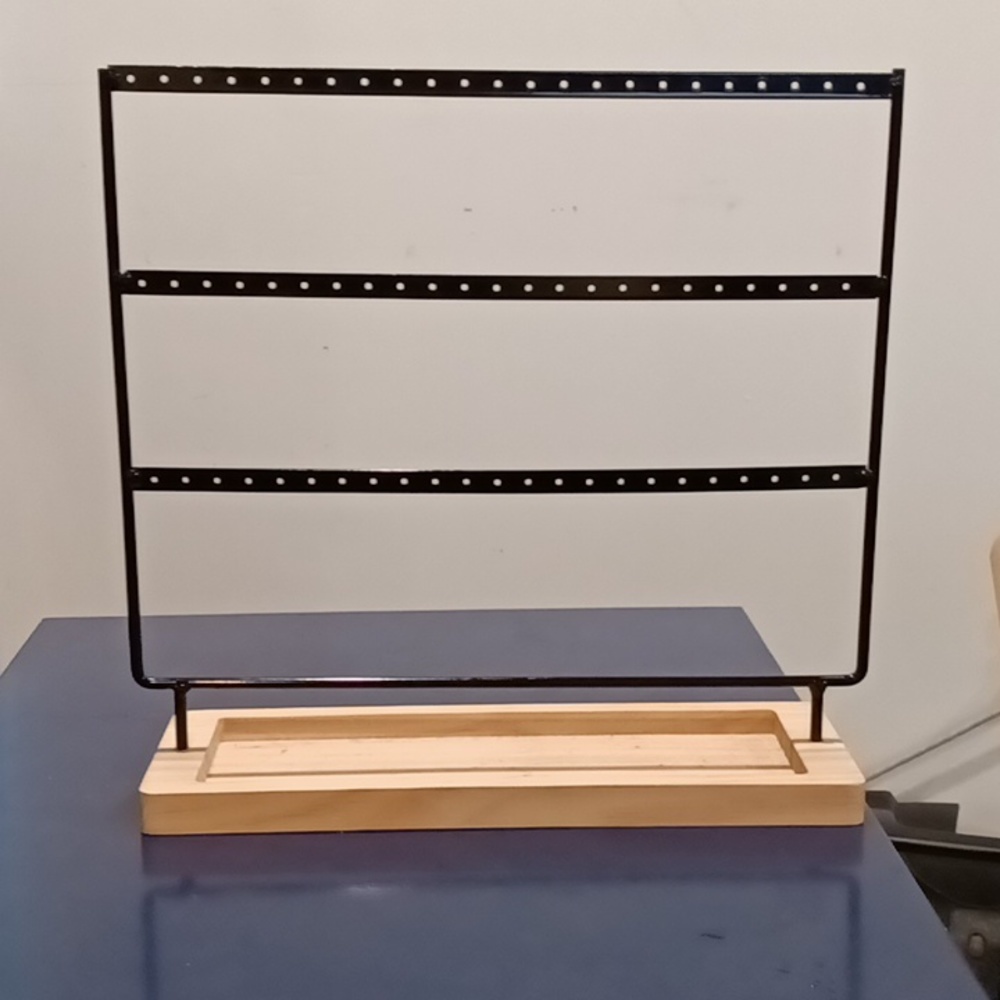Earring rack